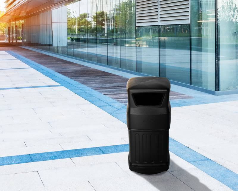 Black 16-Gallon Outdoor/Indoor Trash Can X4257