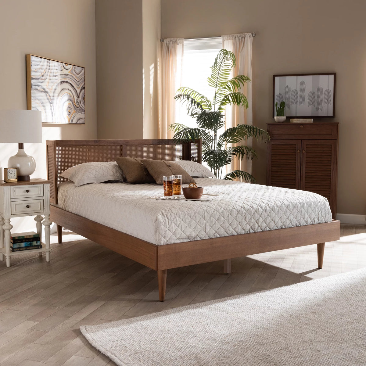 Queen Size Wood and Synthetic Rattan Platform Bed P41240