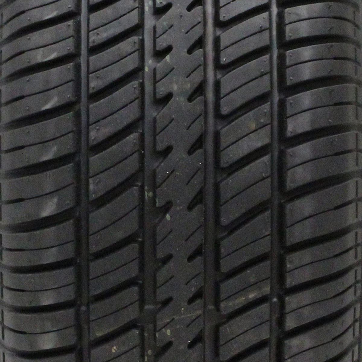 All Season P235/60R15 98T Passenger Tire Y111561