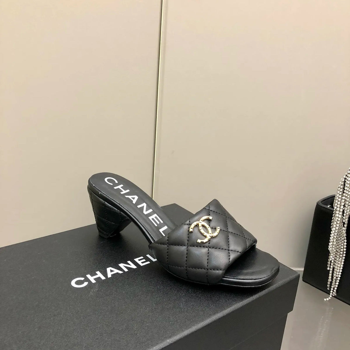 Black Mules R147