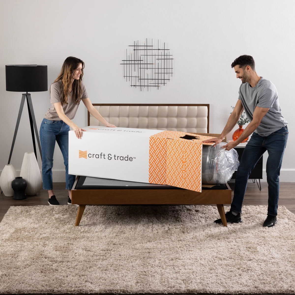 California King Hybrid Mattress with 2 Pillows W803302