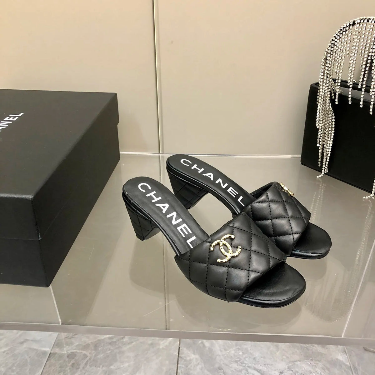 Black Mules R147
