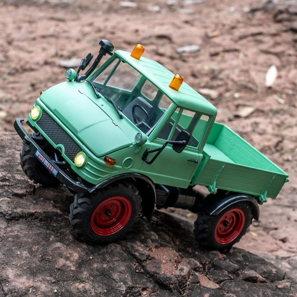 1/18 4WD RC Off-Road Crawler with LED Lights Q5083