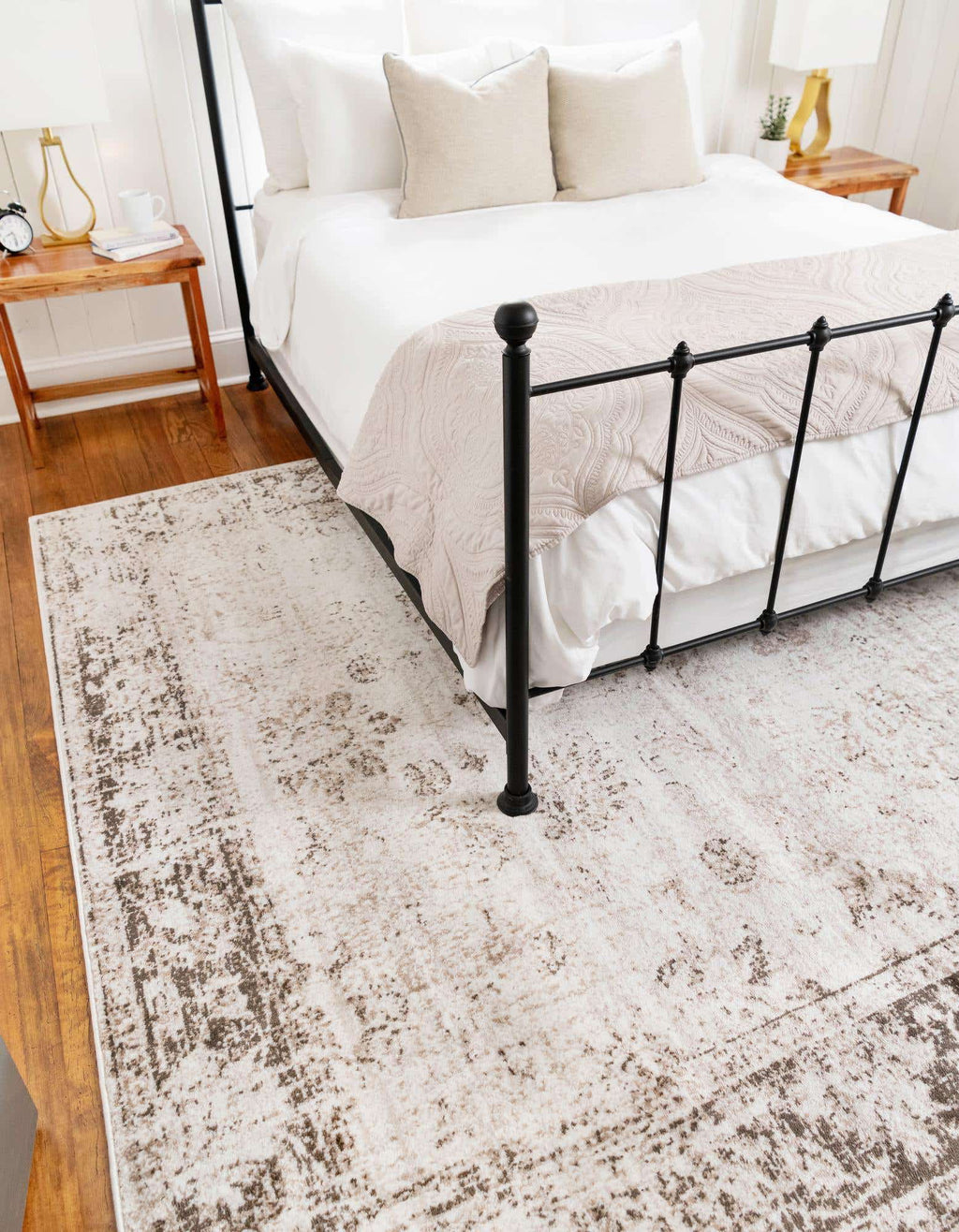 10' x 14' Beige Medium Rug E6571