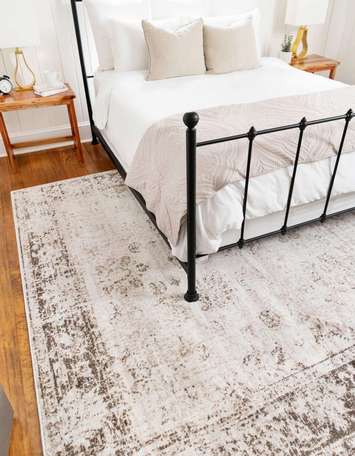 10' x 14' Beige Medium Rug E6571