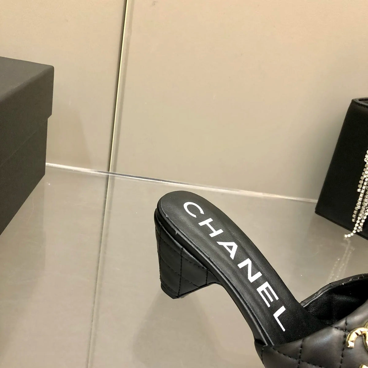 Black Mules R147