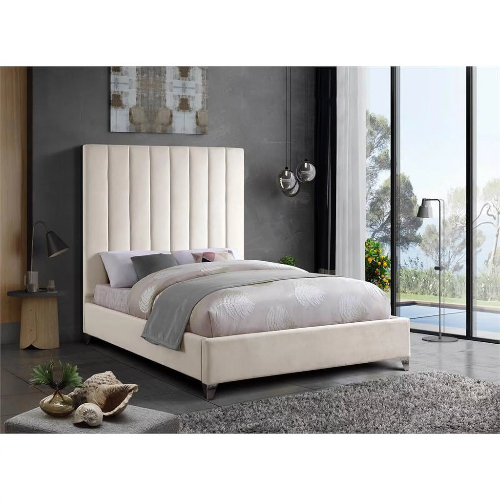 Velvet Queen Bed in Cream S280597