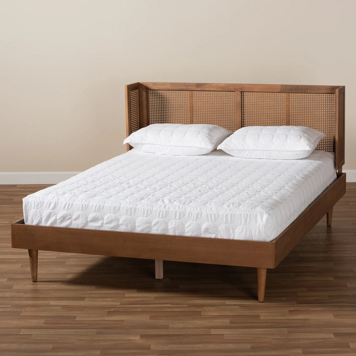 Queen Size Wood and Synthetic Rattan Platform Bed P41240