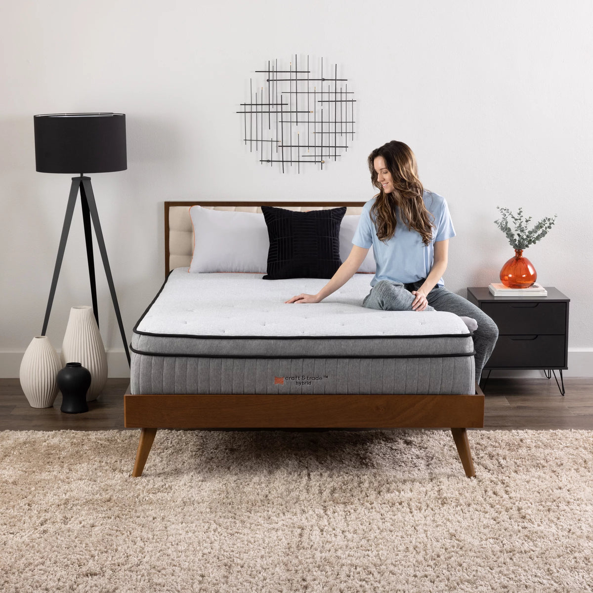 California King Hybrid Mattress with 2 Pillows W803302